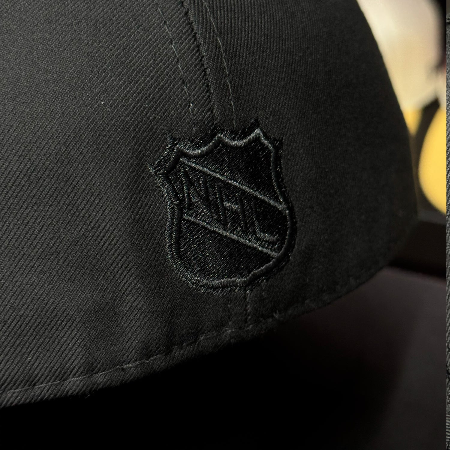 Gorra 59FIFTY FITTED De Los Anaheim Ducks Edición A Mighty Decade Black Out