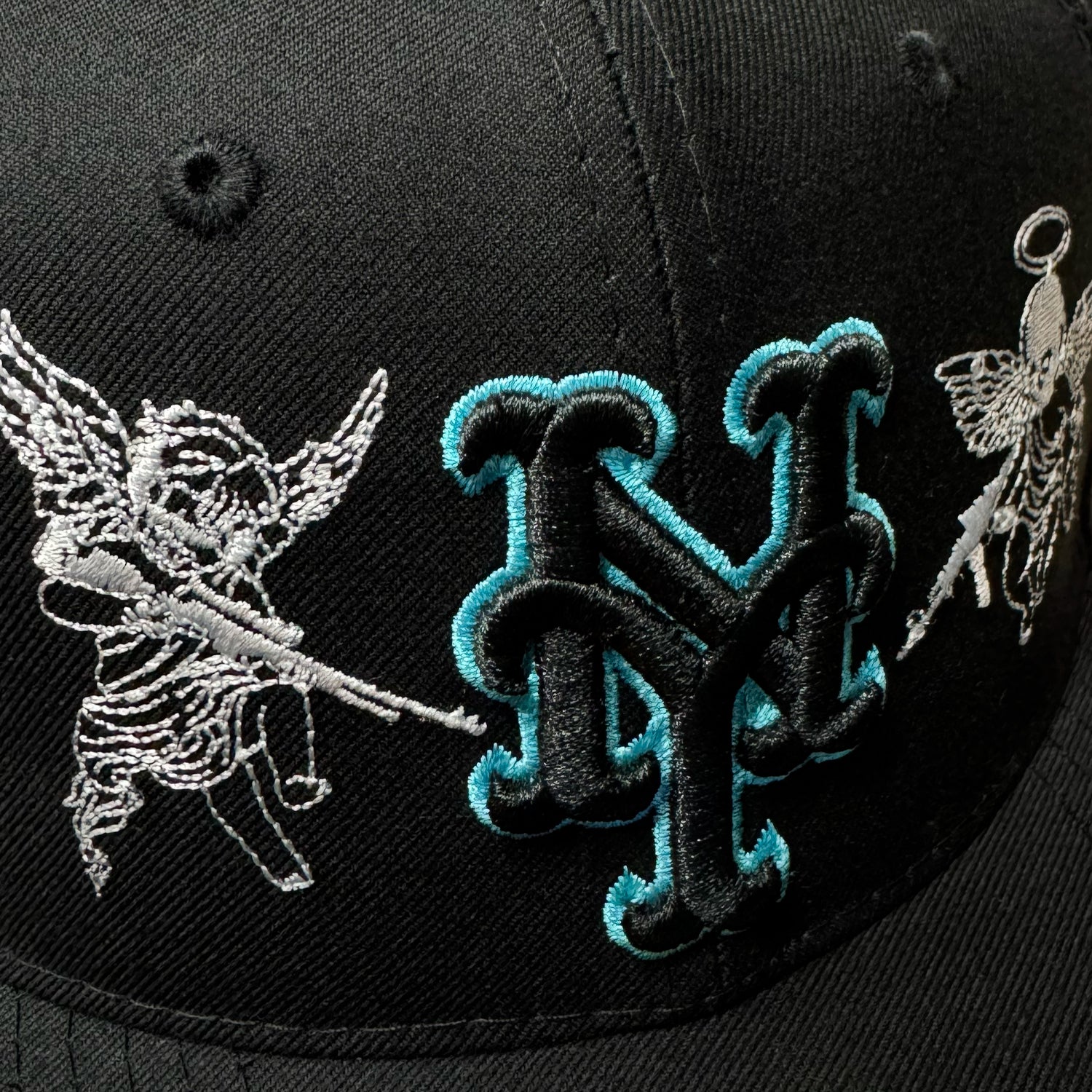 Gorra 59FIFTY FITTED De Los New York Mets Edición No Money No Happy