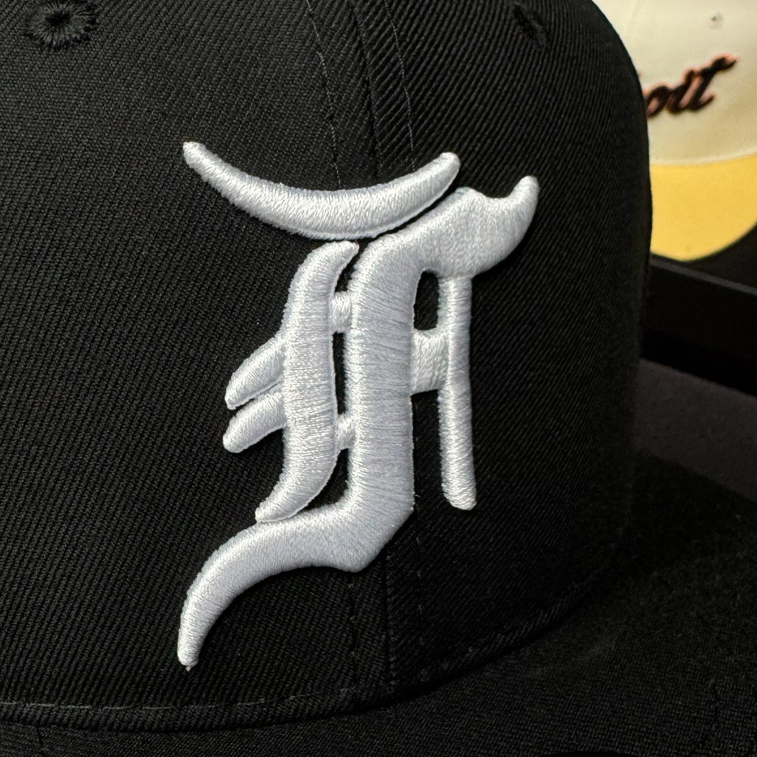 Gorra 59FIFTY FITTED Edición New Era Cap X Fear Of God Essentials